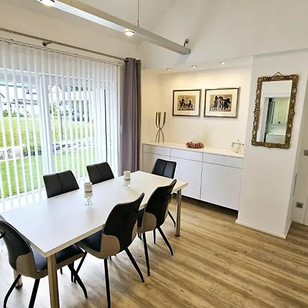 Crogo The Paula Nyaraló *